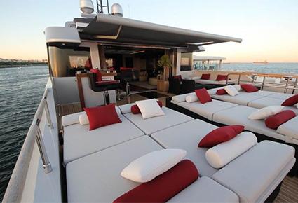 الأناقة العصرية على متن يخت M Superyacht